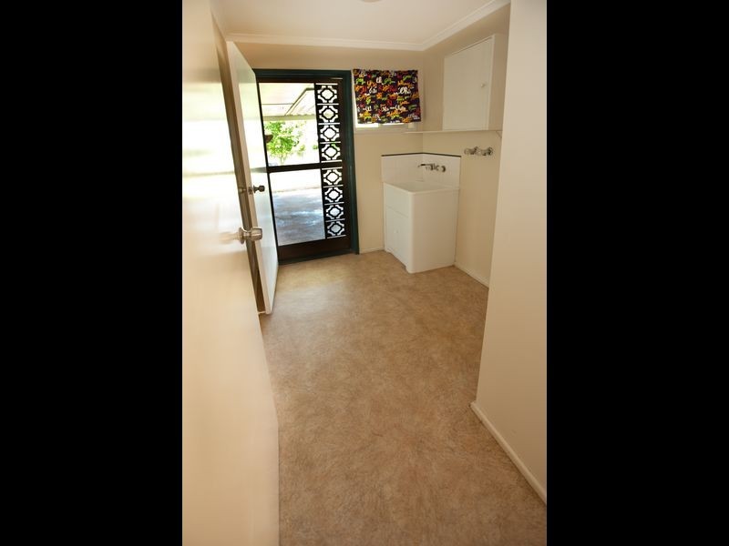 16 Luton Street, Telina QLD 4680