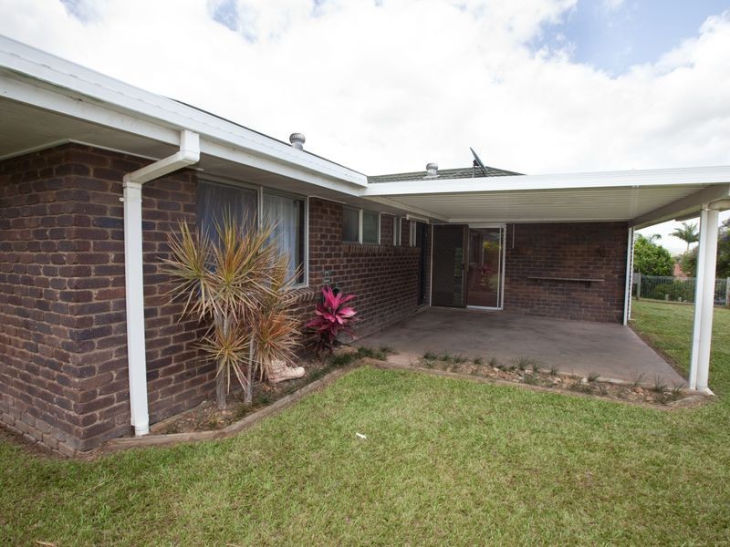 16 Luton Street, Telina QLD 4680
