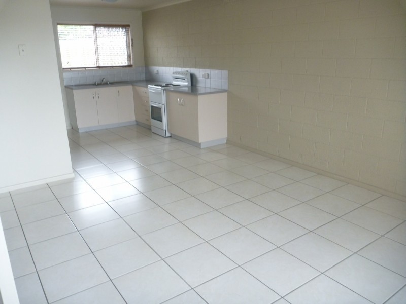 Unit 2/10 Chapman Drive, Clinton QLD 4680