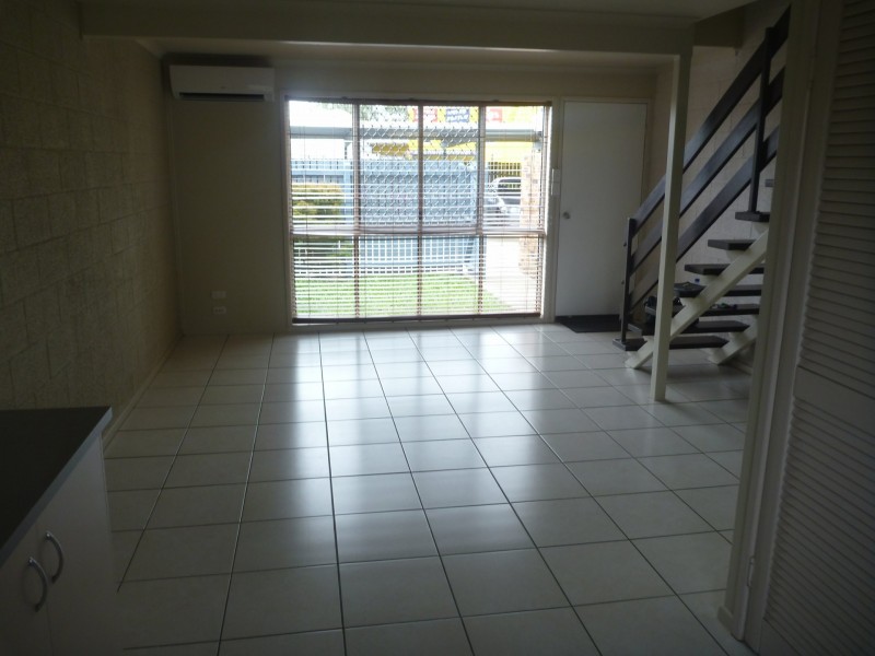 Unit 2/10 Chapman Drive, Clinton QLD 4680