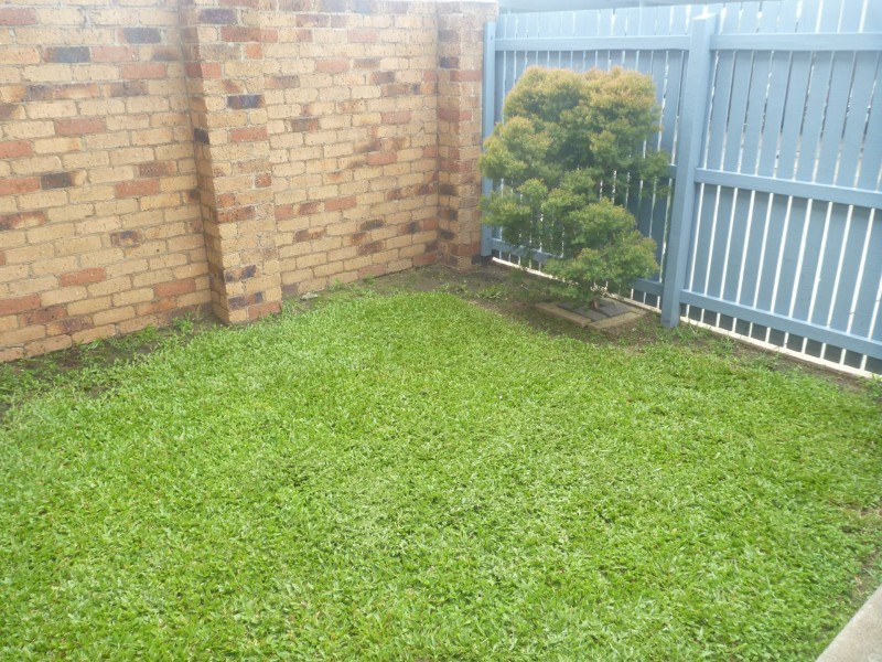 Unit 2/10 Chapman Drive, Clinton QLD 4680