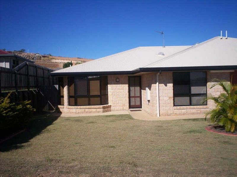 21 Linhow Crescent, Clinton QLD 4680