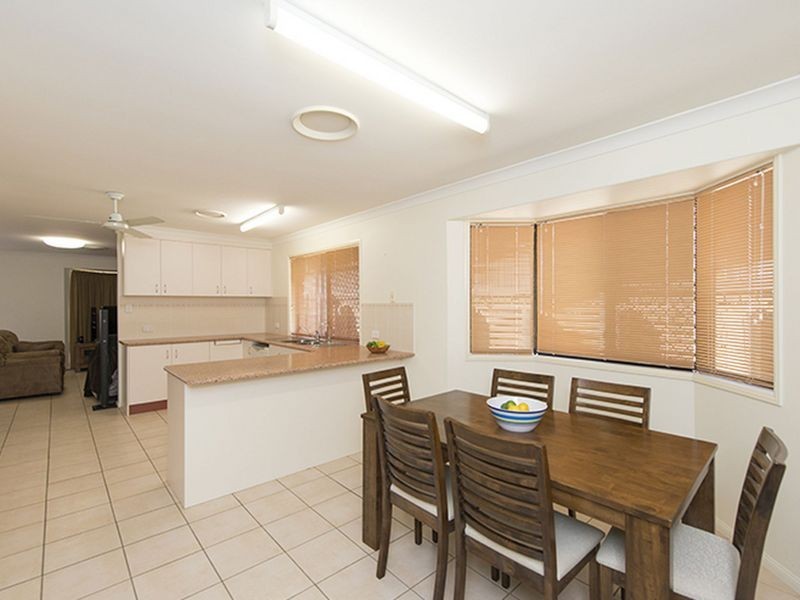 21 Linhow Crescent, Clinton QLD 4680