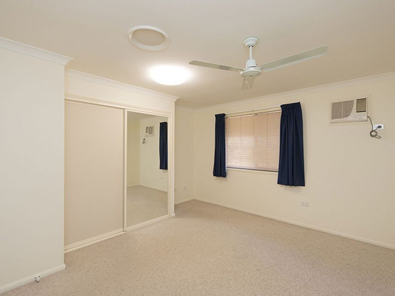 21 Linhow Crescent, Clinton QLD 4680