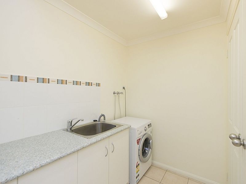 21 Linhow Crescent, Clinton QLD 4680