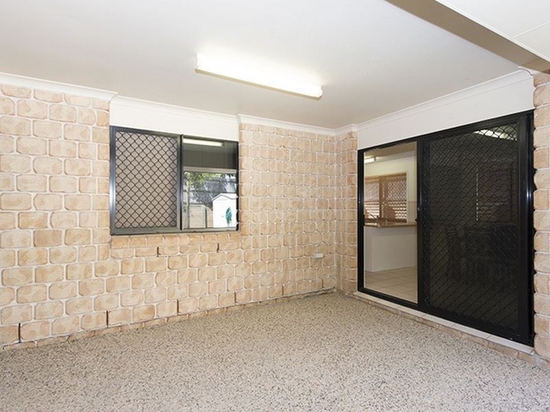 21 Linhow Crescent, Clinton QLD 4680