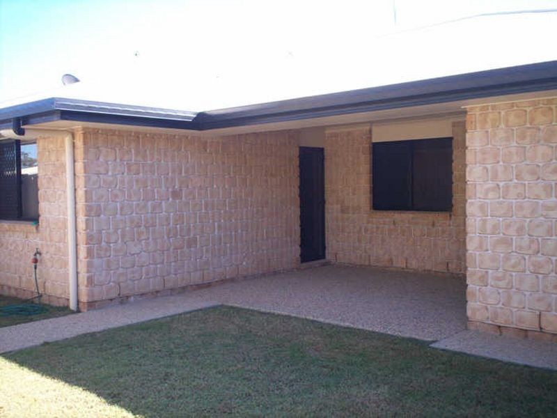 21 Linhow Crescent, Clinton QLD 4680