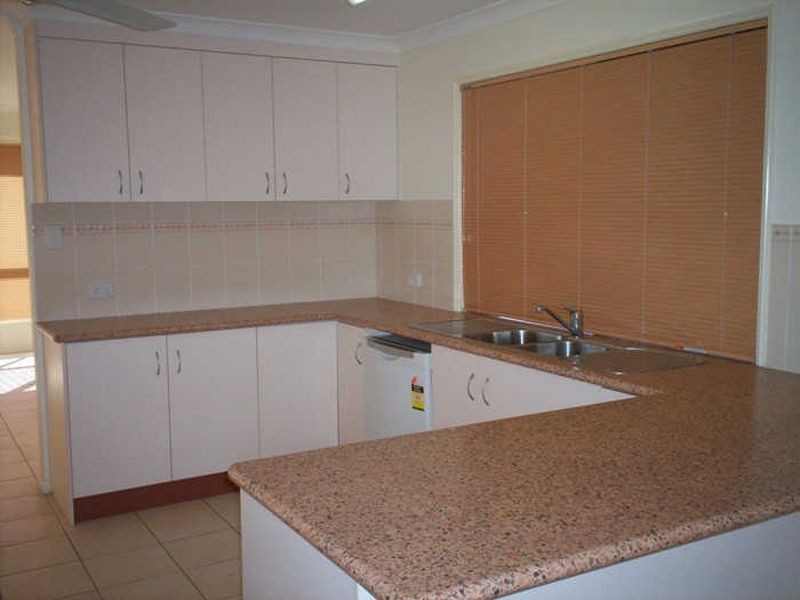 21 Linhow Crescent, Clinton QLD 4680