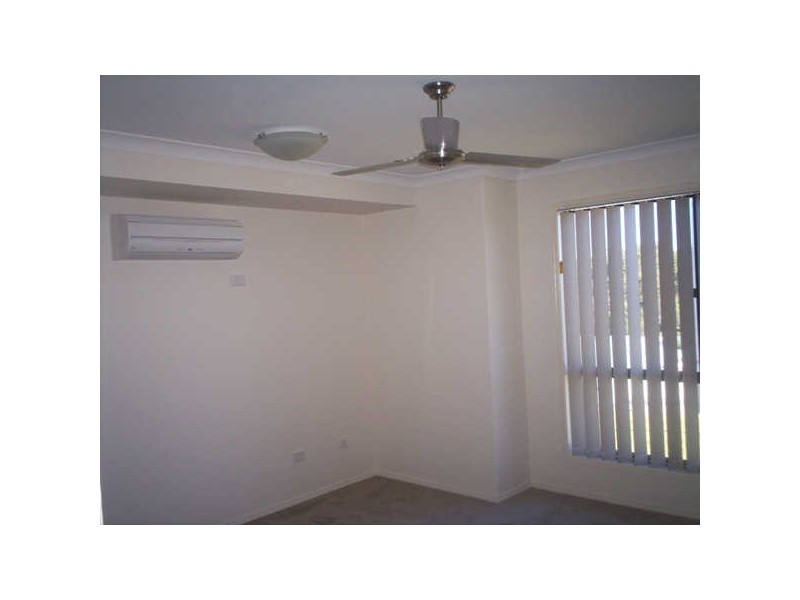 8 Leslie Street, Clinton QLD 4680