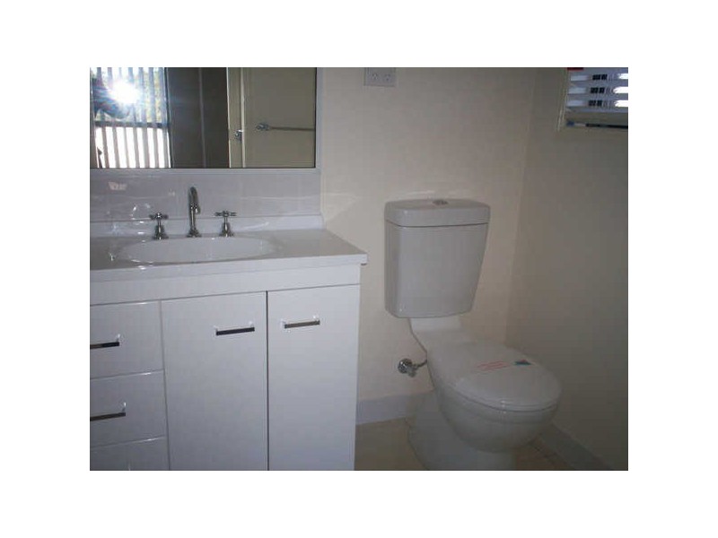 8 Leslie Street, Clinton QLD 4680