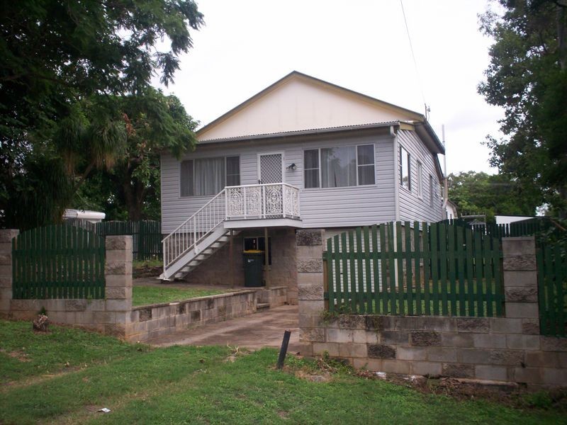 12 Vincent Street, West Gladstone QLD 4680
