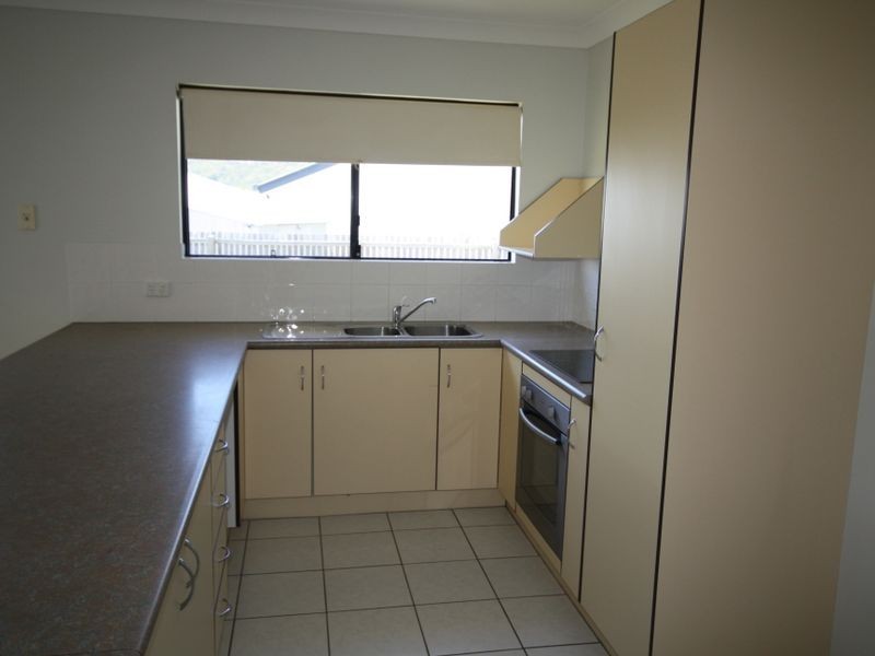 4 Saxonvale Court, New Auckland QLD 4680