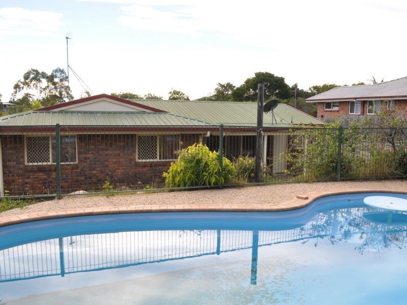 4 Leanne Close, New Auckland QLD 4680