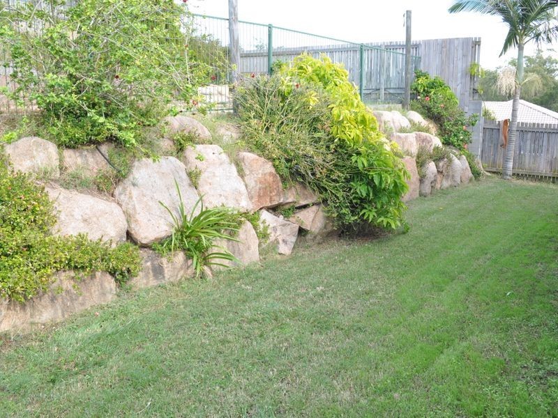 4 Leanne Close, New Auckland QLD 4680