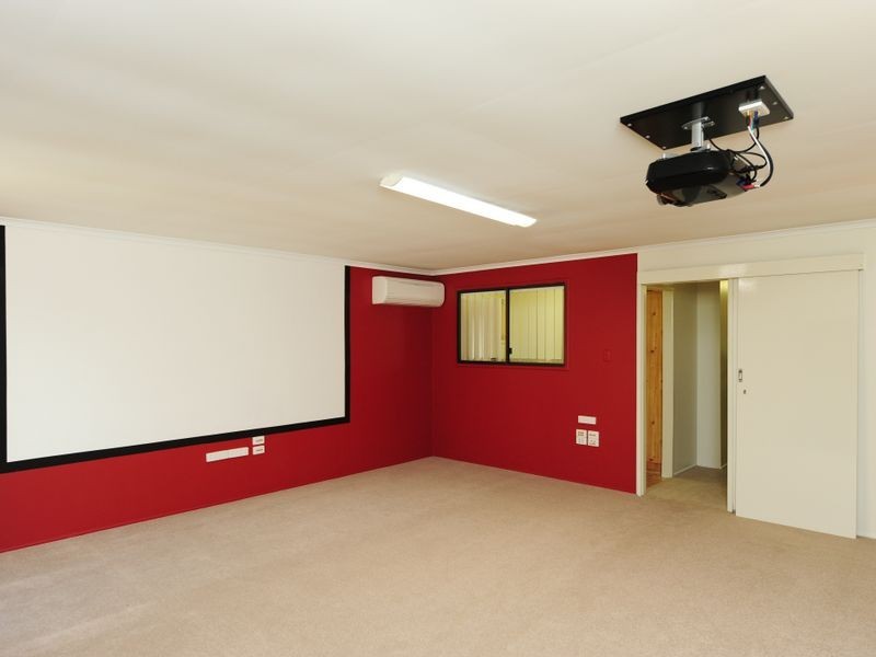29 Kent Street, West Gladstone QLD 4680