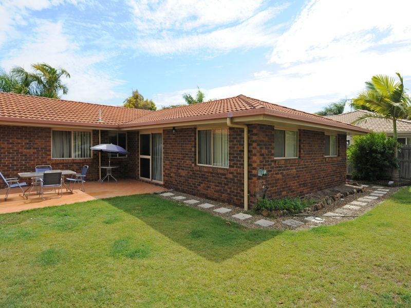 17 Deborah Street, Glen Eden QLD 4680