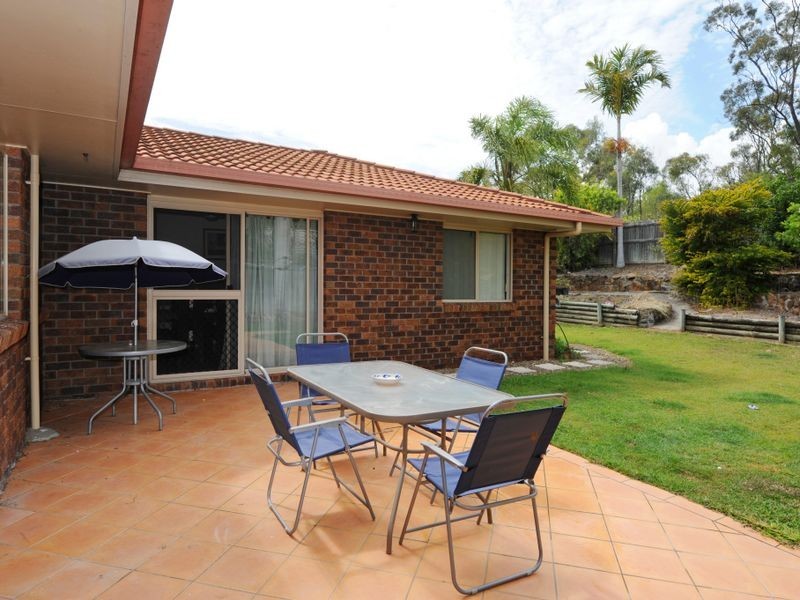 17 Deborah Street, Glen Eden QLD 4680