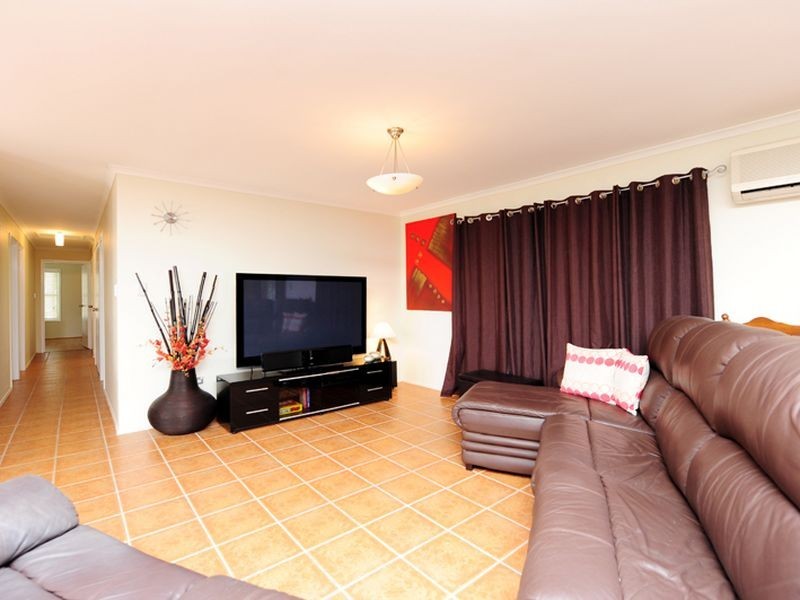 12 Columbia Avenue, Clinton QLD 4680