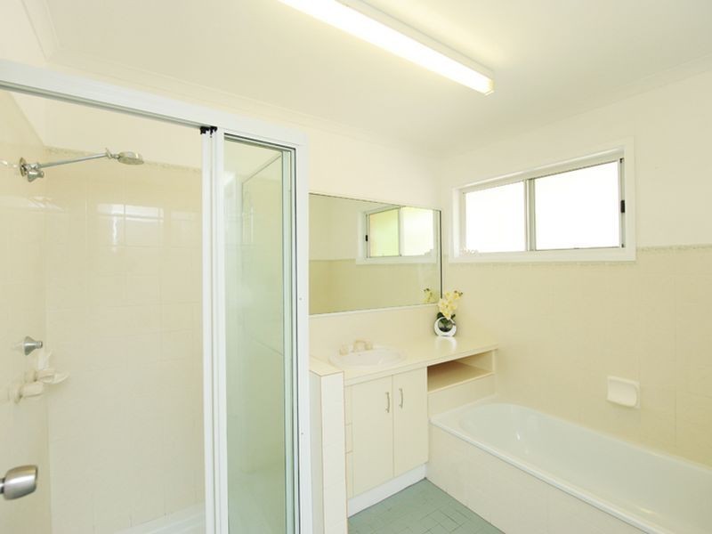 12 Columbia Avenue, Clinton QLD 4680