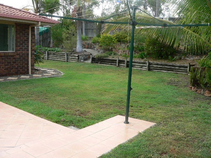 17 Deborah Street, Glen Eden QLD 4680