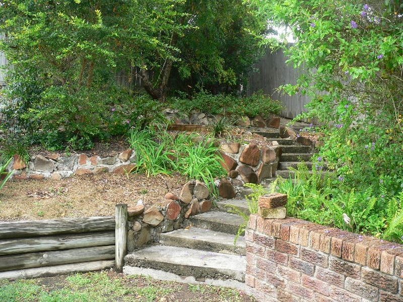 17 Deborah Street, Glen Eden QLD 4680