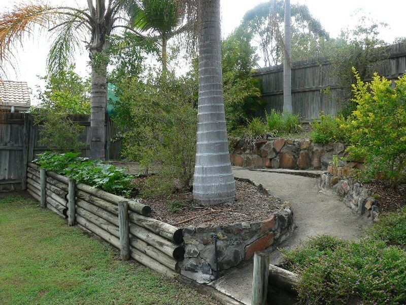 17 Deborah Street, Glen Eden QLD 4680