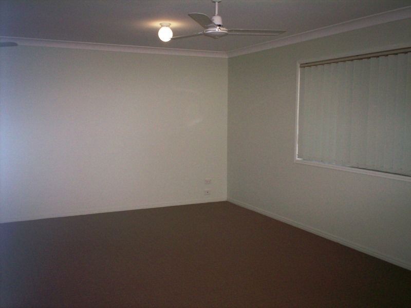 17 Deborah Street, Glen Eden QLD 4680