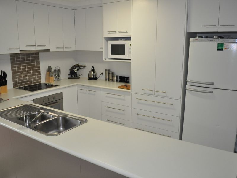 2/70 Off Lane, South Gladstone QLD 4680