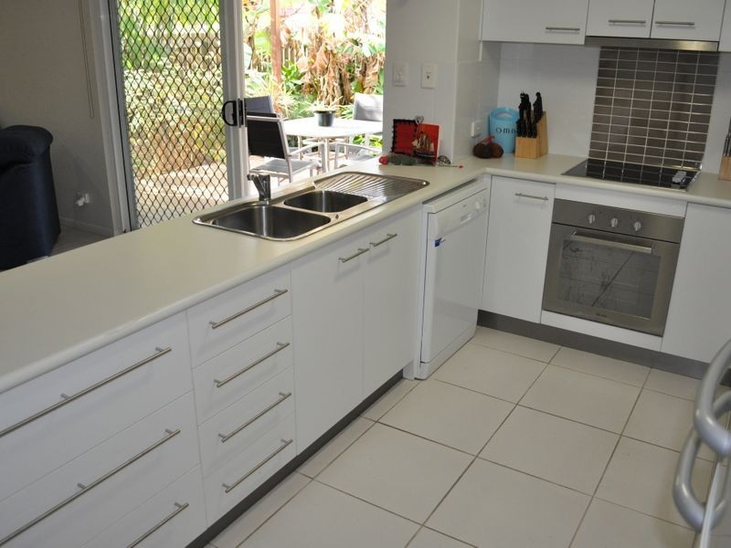 2/70 Off Lane, South Gladstone QLD 4680