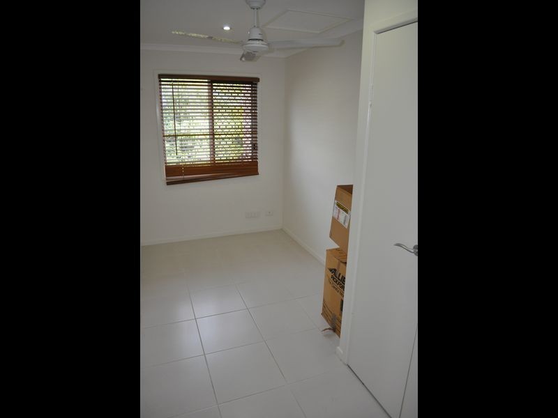 2/70 Off Lane, South Gladstone QLD 4680