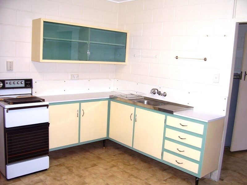 2/11 BALLENTINE STREET, Gladstone QLD 4680