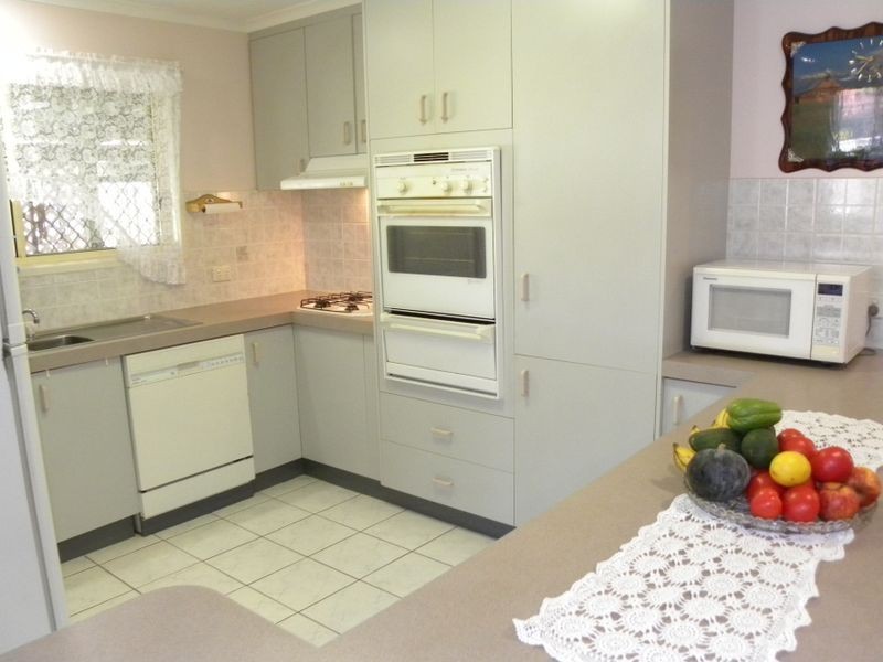 10 Lagoon Court, Clinton QLD 4680