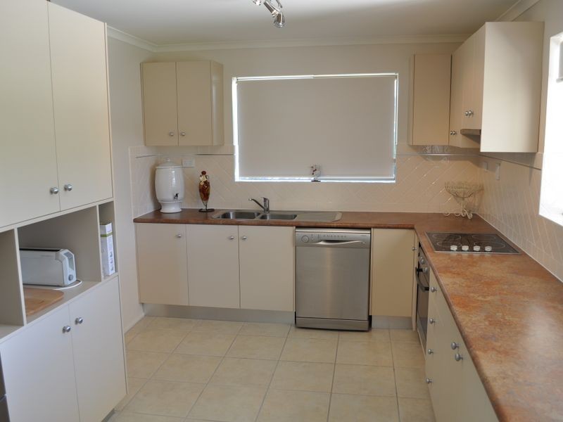 5 Ferguson Crescent, West Gladstone QLD 4680