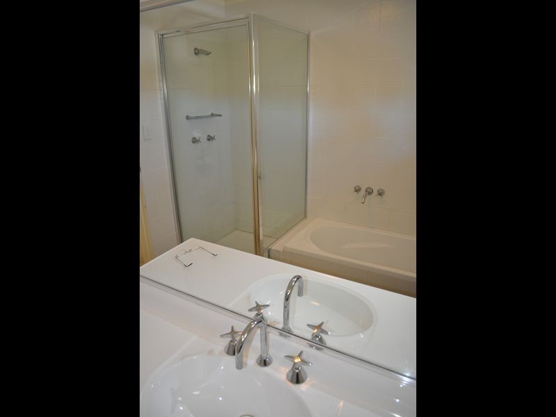 5 Ferguson Crescent, West Gladstone QLD 4680