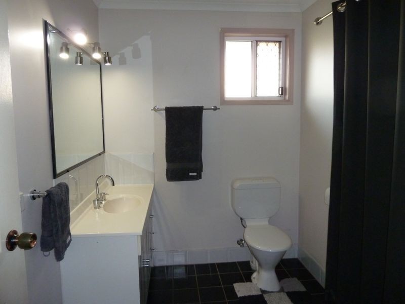 3 Barrine Close, Clinton QLD 4680