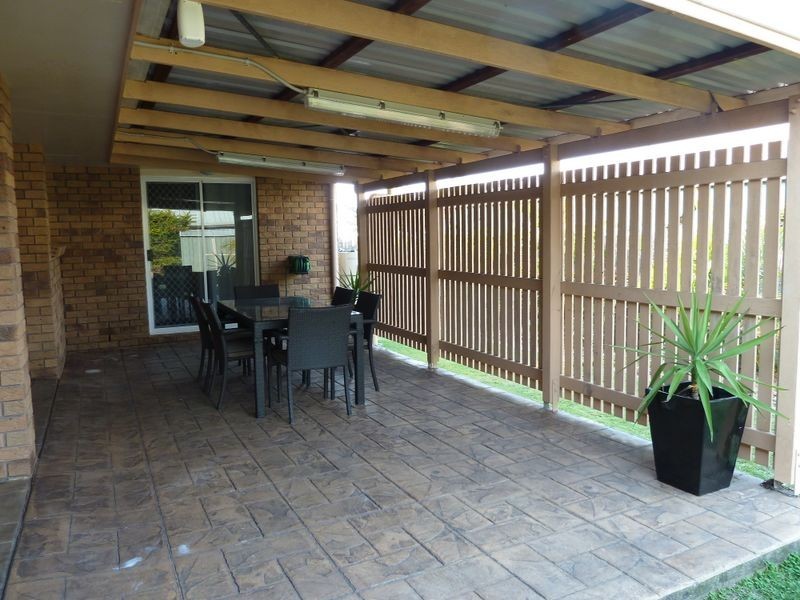 3 Barrine Close, Clinton QLD 4680