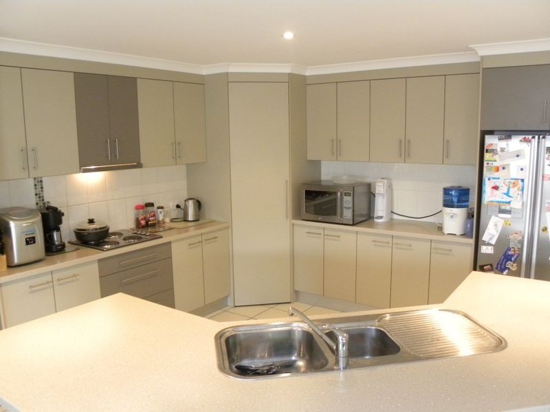 15 Eugenie Court, Glen Eden QLD 4680