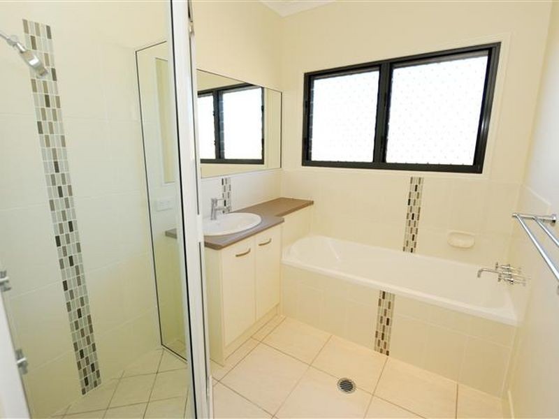 3 Danielle Court, Boyne Island QLD 4680