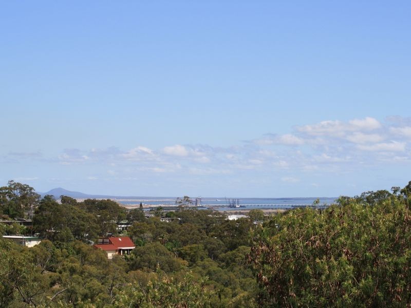 12 West Ridge Crescent, West Gladstone QLD 4680
