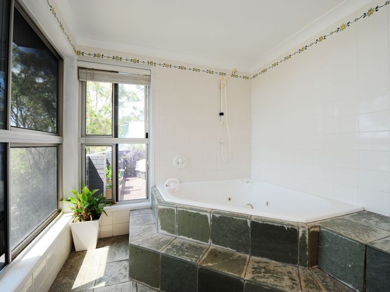 240 Goondoon Street, South Gladstone QLD 4680