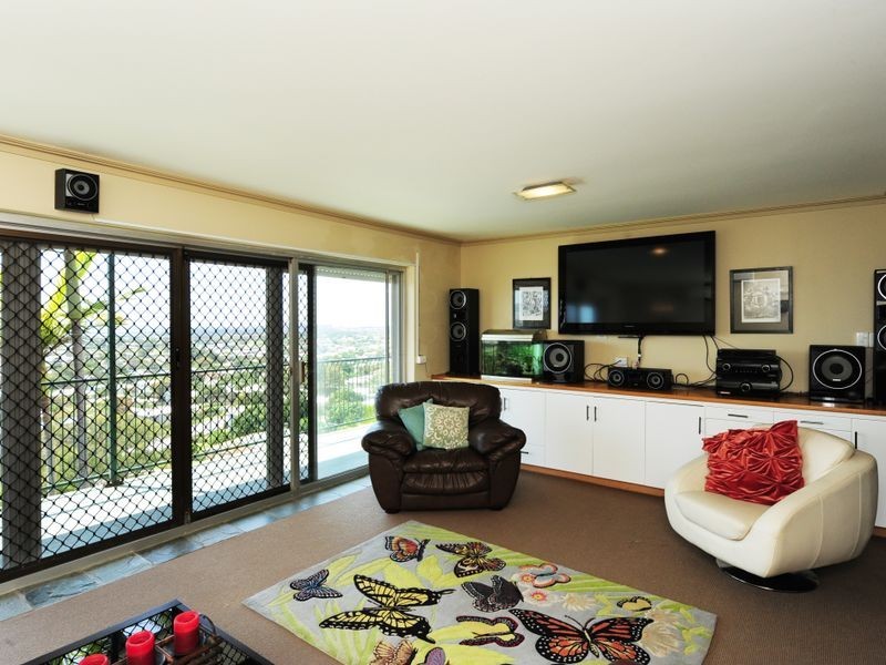 240 Goondoon Street, South Gladstone QLD 4680