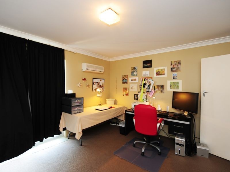 240 Goondoon Street, South Gladstone QLD 4680