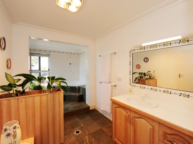 240 Goondoon Street, South Gladstone QLD 4680