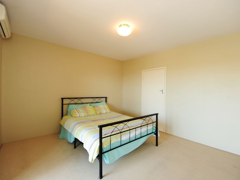 240 Goondoon Street, South Gladstone QLD 4680