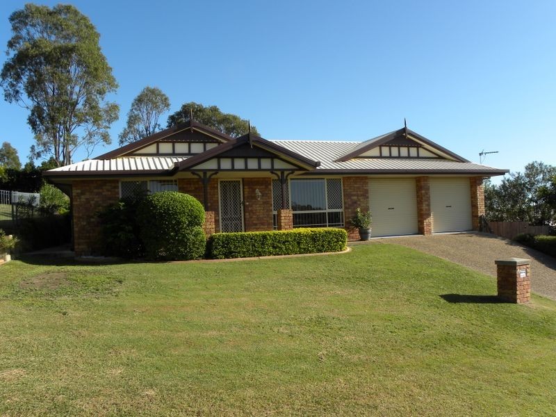 4 Fairbairn Place, Clinton QLD 4680