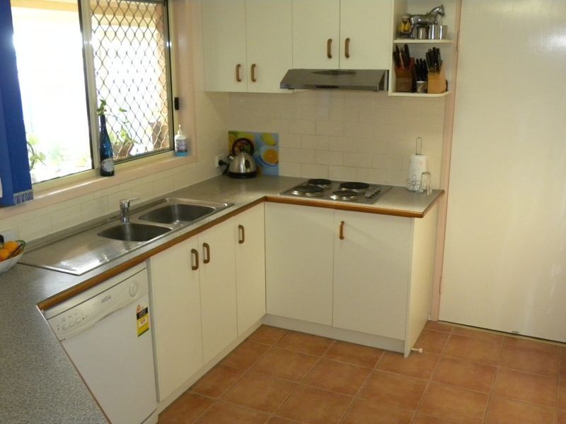 4 Fairbairn Place, Clinton QLD 4680