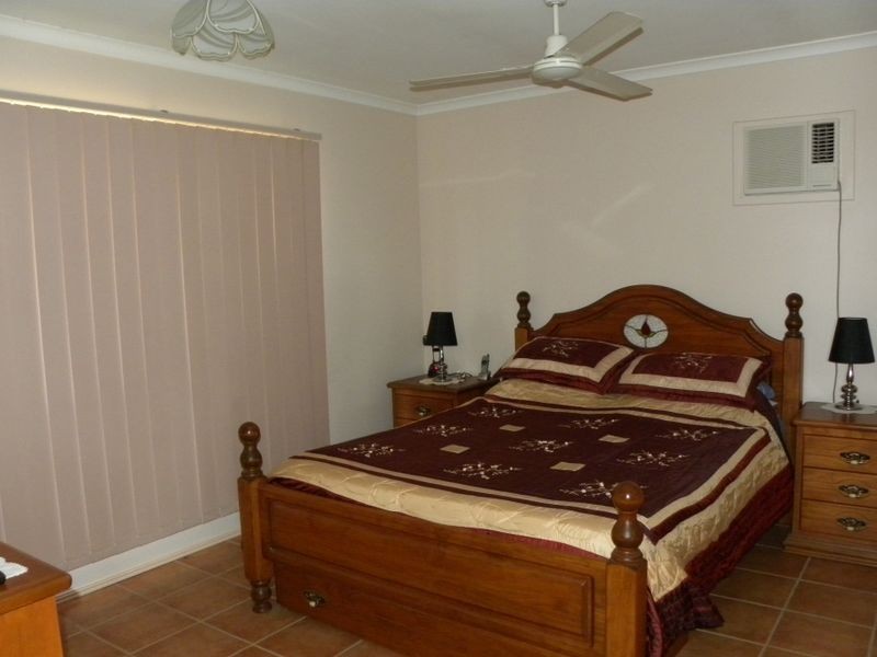 4 Fairbairn Place, Clinton QLD 4680