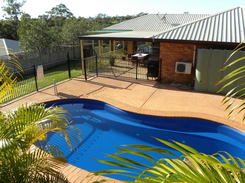 4 Fairbairn Place, Clinton QLD 4680