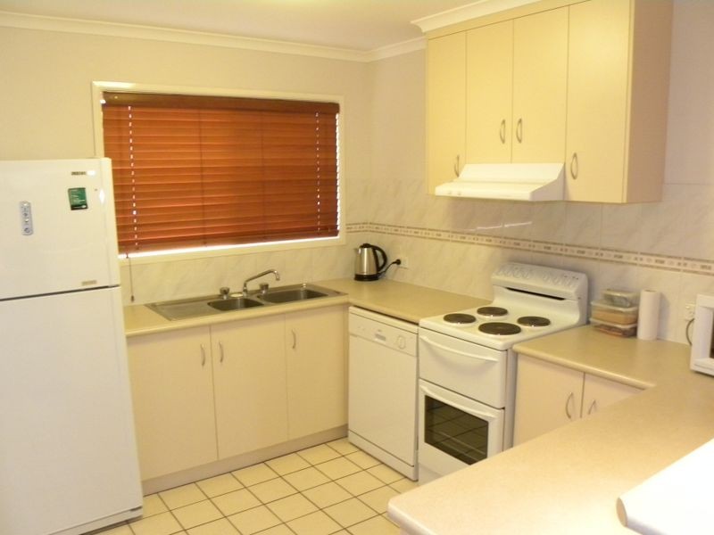 1-2-3/8 Off Lane, Gladstone QLD 4680