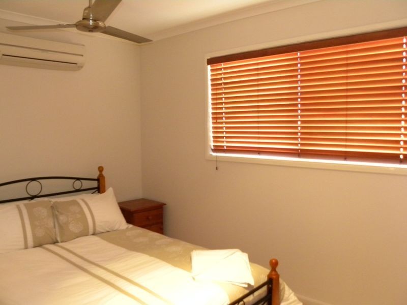 1-2-3/8 Off Lane, Gladstone QLD 4680